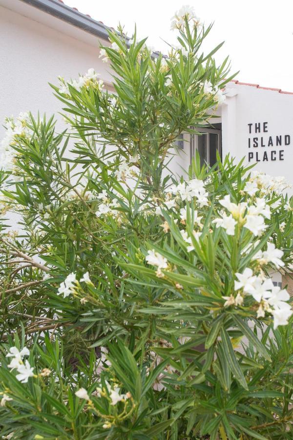 The Island Place Bol Exteriér fotografie